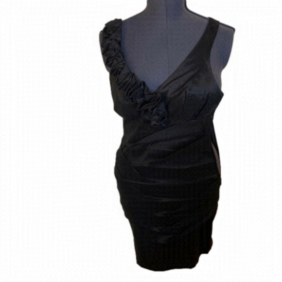 Le Chateau Women’s Little Black Dress (Size 5/6) - Picture 2 of 11